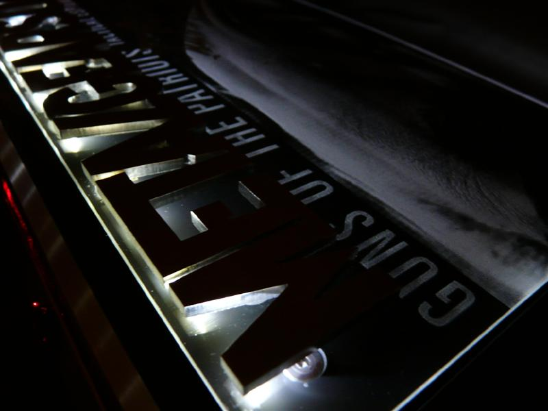 Illustration for article titled Custom Metal Gear Solid 4 PS3 Is Full Of Awesome Substance